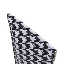 Load image into Gallery viewer, Sophie Sunglass Case in Houndstooth
