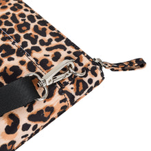 Load image into Gallery viewer, Callie Crossbody in Leopard
